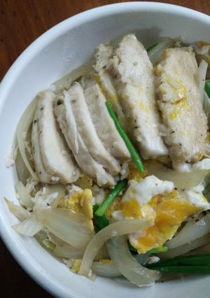 รูปของ Oyakodon - ข้าวหน้าไก่นุ่ม