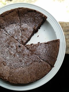 รูปของ Flourless chocolate cake