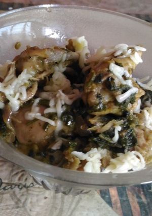 A picture of Palak murgh kabab.