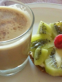 Una foto de Tostada de centeno y café
