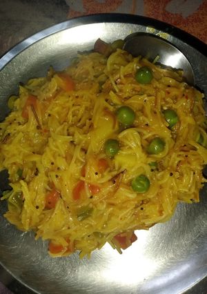 मिक्स वेज सेवइयां (Mix veg seviyan recipe in Hindi) रेसिपी मुख्य फोटो