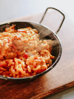 Una foto de Fideos con longaniza