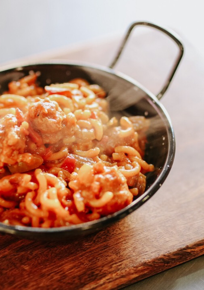 Una foto de Fideos con longaniza
