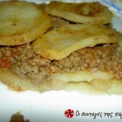 Potatoes with ground beef in the pot A picture of Potatoes with ground beef in the pot.