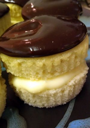 A picture of Boston Cream Pie Cupcakes.