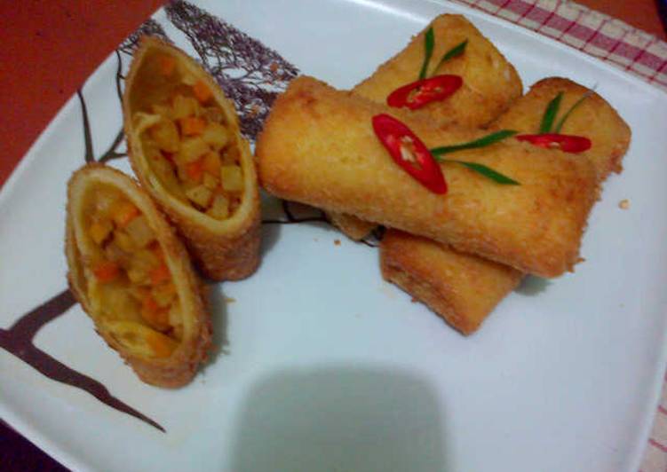 Kari Sayur Gulung (Risoles Kari)