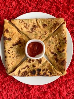 A picture of Curd Paratha.