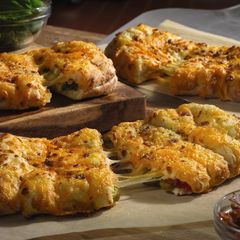 A picture of Dominos style garlic bread.