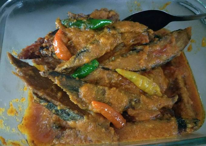 Resep Ikan Tongkol Bumbu Kuning Maknyossss Oleh Ranie Pralina Cookpad