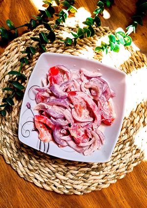 عکسی از دستور سالاد گوجه روسی