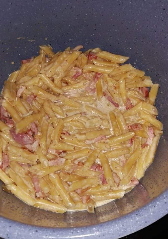 Una foto de Macarrones a la carbonara express olla gm g