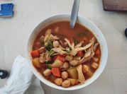 Una foto de pechugas con chile y chipotle