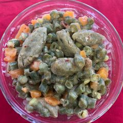 A picture of Palak carrot pasta made from scratch.
