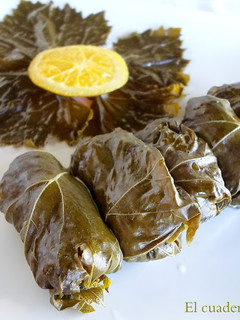 Una foto de Dolmas {Hojas de Parra Rellenas}