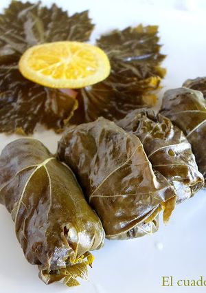 Una foto de Dolmas {Hojas de Parra Rellenas}
