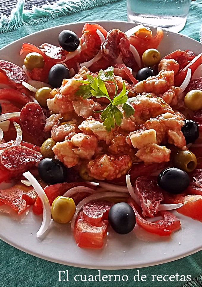 Una foto de Ensalada Ibicenca