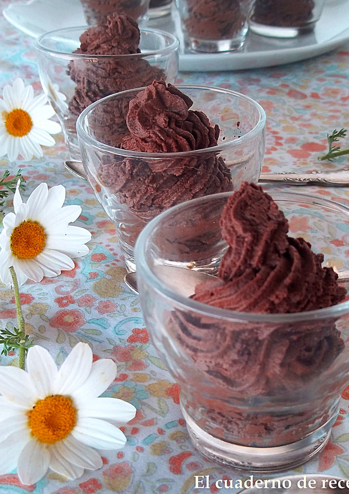 Una foto de Mousse de chocolate & agua