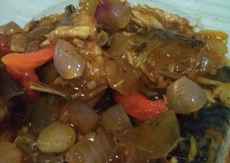 Tongkol Asam Manis Pedas