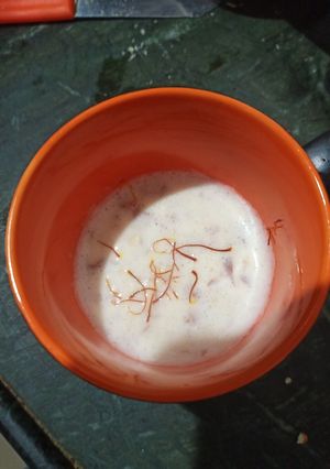 केसर दूध (Kesar doodh recipe in hindi) रेसिपी मुख्य फोटो