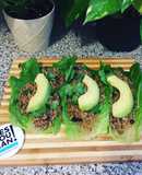Canoas de lechuga rellena de quinoa y aguacate