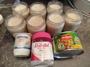Una foto de yogur de frutas