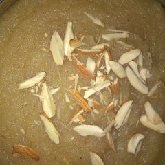 A picture of Semolina halwa.