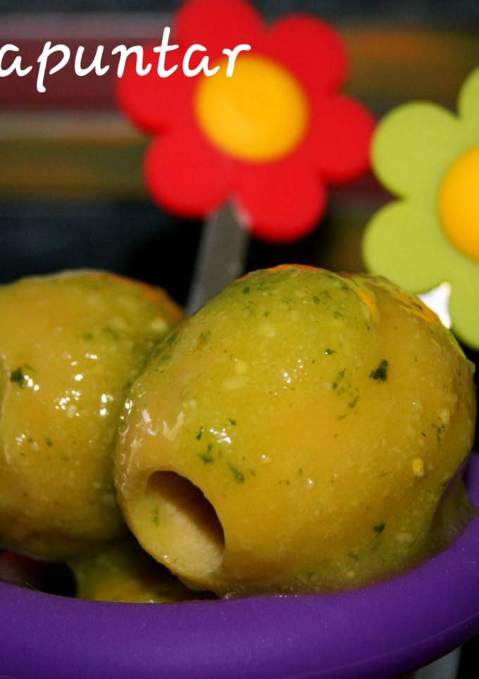 Una foto de Aceitunas al pesto 🍃🍃