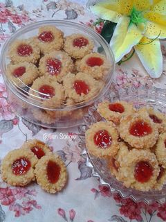 Foto resep Strawberry Thumbprint With Crumble
