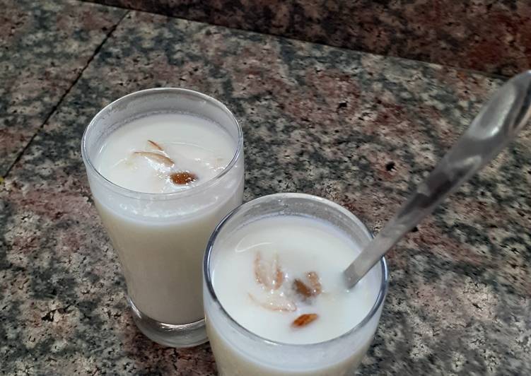 Recipe of Favorite Malaidar lassi / Thick lassi