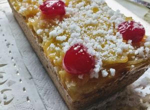 Una foto de Rosca de Pascua con harina leudante Pureza y en molde de budín