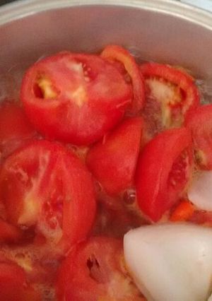 Una foto de Salsa roja. ॐ