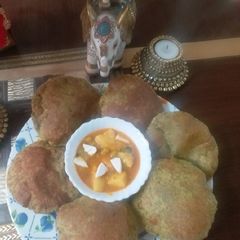A picture of Masala palak puri.