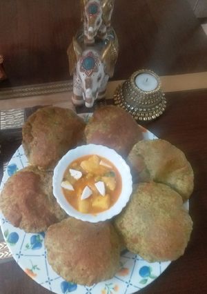 A picture of Masala palak puri.