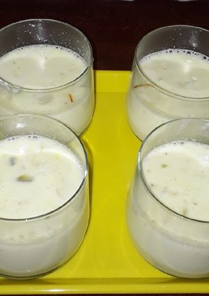 मसाला दूध (masala dudh recipe in marathi) रेसिपी चे मुख्य फोटो 