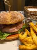 Hamburguesa Gourmet con Patatas al Pimentón en Airfryer !!!!!!