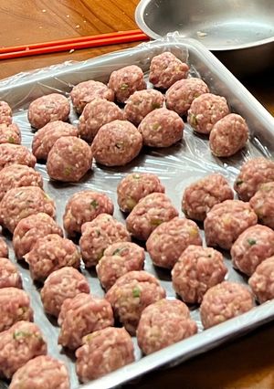 A picture of Versatile Meatballs.