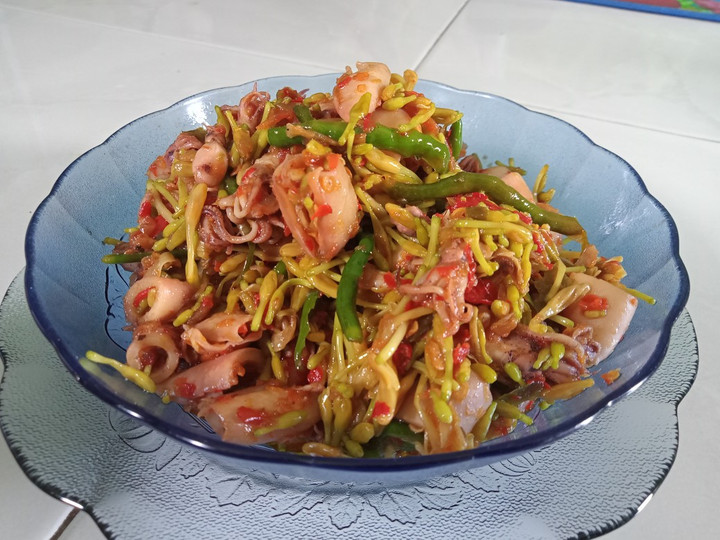 Langkah Mudah untuk Menyiapkan Tumis bunga pepaya cumi asin, Lezat Sekali