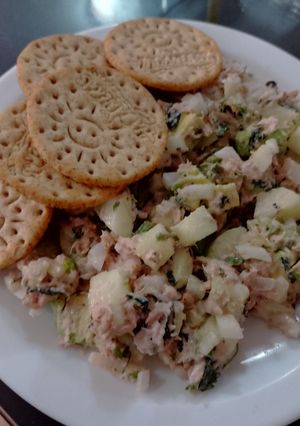Una foto de Ensalada de atún con pepino