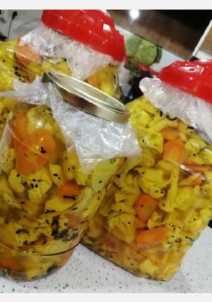 عکسی از دستور ترشی گل کلم و هویج😋😋