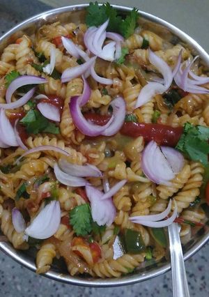 वेज पास्ता (Veg Pasta recipe in hindi) रेसिपी मुख्य फोटो