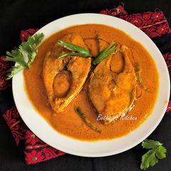 A picture of Ilisher Ullash (Bong style Hilsa fish curry).