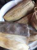 Tamales de masa oscura