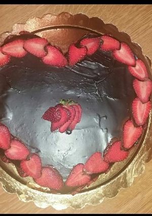 Foto di Cuore al cioccolato bianco e lamponi