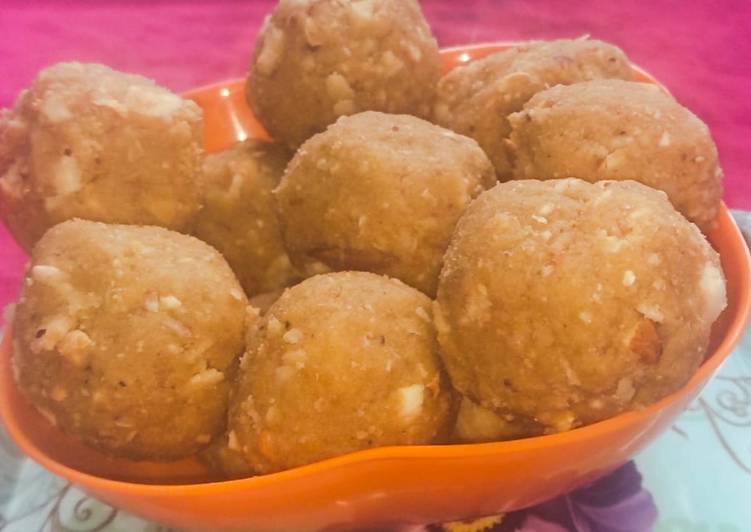 Steps to Make Any-night-of-the-week Gond ke ladoo