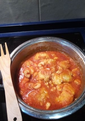 Foto principal de Olla de bacalao con tomate y gambas