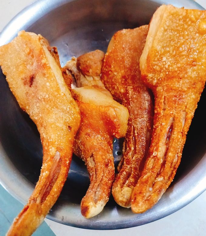 Hình của món Đuôi heo chiên giòn.