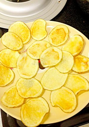 A picture of Easy Microwave Vegetable Chips (Potato).