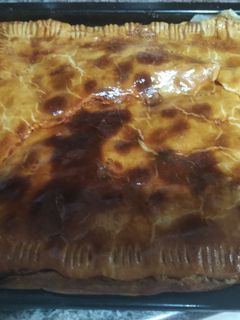 Una foto de Hojaldre de pisto, huevo y atún