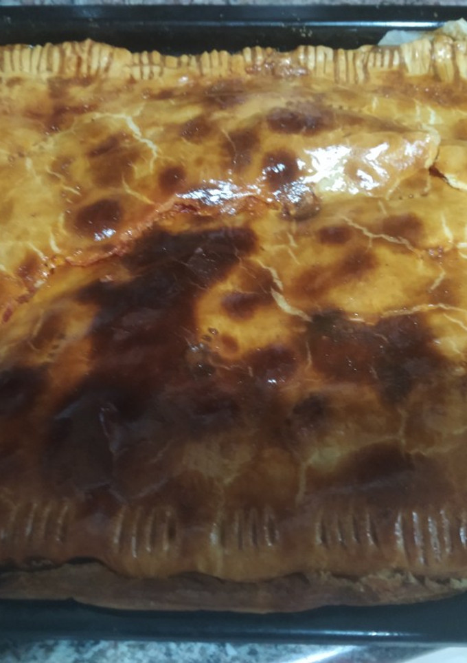 Una foto de Hojaldre de pisto, huevo y atún
