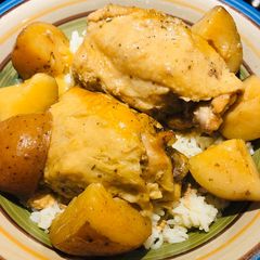 A picture of Crockpot Chicken with Red Potatoes.